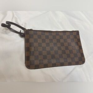 Louis Vuitton Damier Ebene Neverfull Pochette